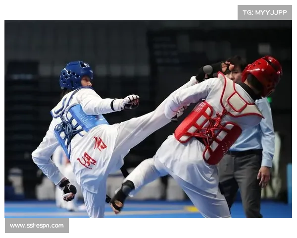 长沙贺龙体校跆拳道队冬训分三阶段,目前处于专项提升期强化体能